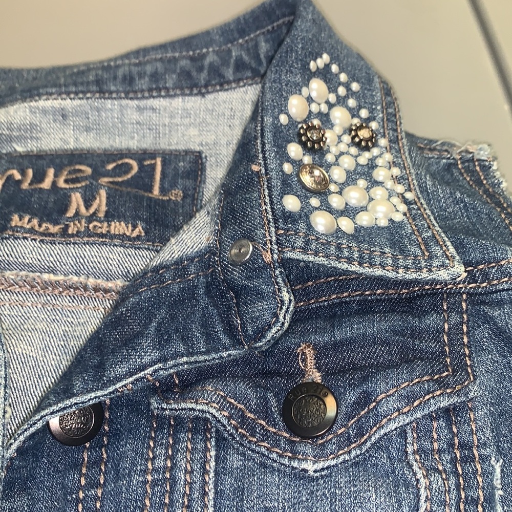 COPY - Rue 21 Jean vest - Picture 3 of 6